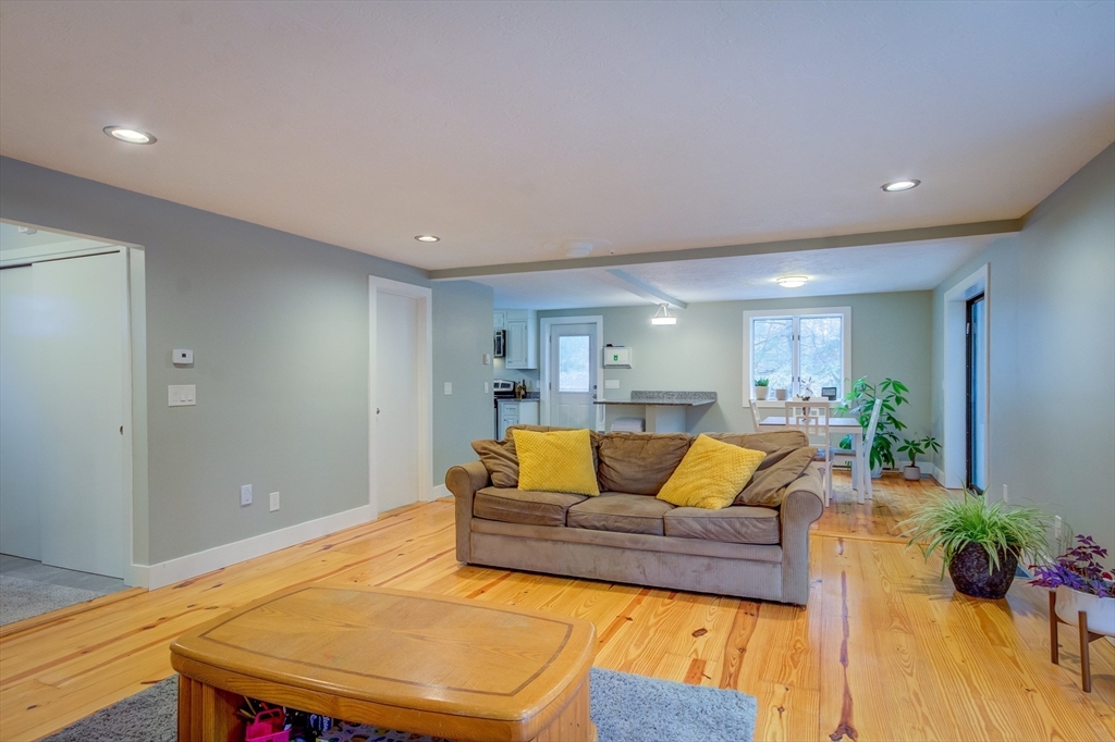 10 Sandy Lane Bourne, MA 02532 - Photo 19 of 40