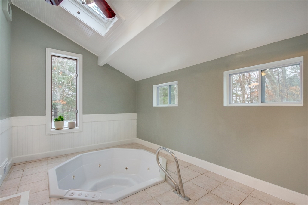 10 Sandy Lane Bourne, MA 02532 - Photo 20 of 40