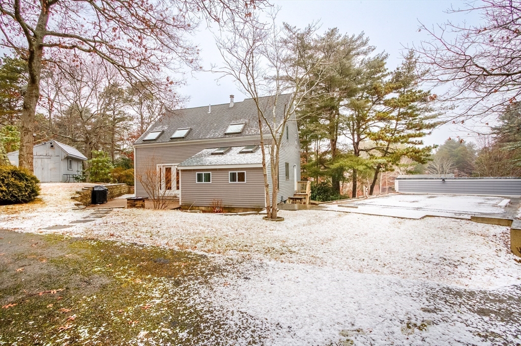 10 Sandy Lane Bourne, MA 02532 - Photo 2 of 40