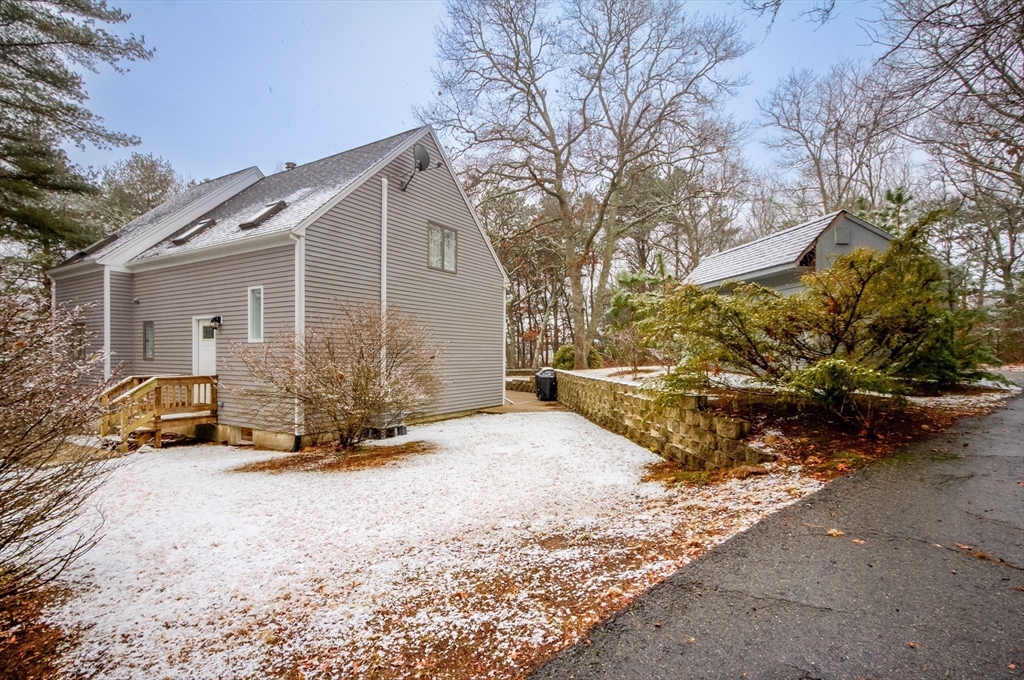 10 Sandy Lane Bourne, MA 02532 - Photo 3 of 40