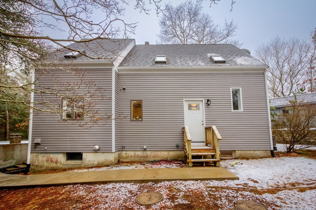 10 Sandy Lane Bourne, MA 02532 - Photo 6 of 40