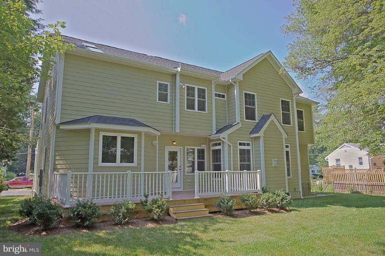 513 Kingsley Road Southwest Vienna, VA 22180 - Photo 4 of 8 Exterior (General)