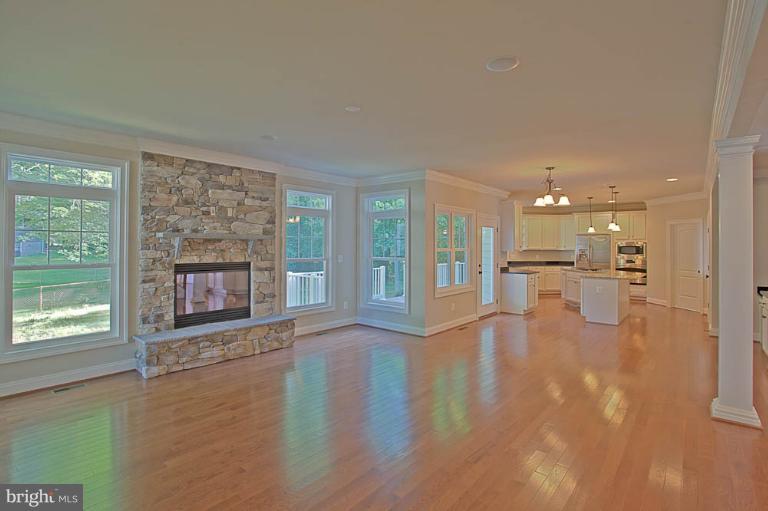 513 Kingsley Road Southwest Vienna, VA 22180 - Photo 5 of 8 Interior (General)