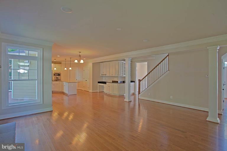 513 Kingsley Road Southwest Vienna, VA 22180 - Photo 6 of 8 Interior (General)