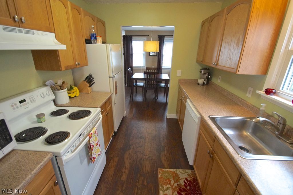 1104 Elmwood Road Cleveland, OH 44124 - Photo 6 of 24 Gallery Image 6