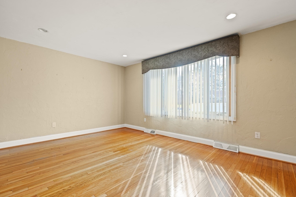 102 Chisholm Road Stoughton, MA 02072 - Photo 19 of 35