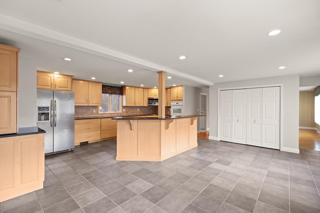 102 Chisholm Road Stoughton, MA 02072 - Photo 2 of 35