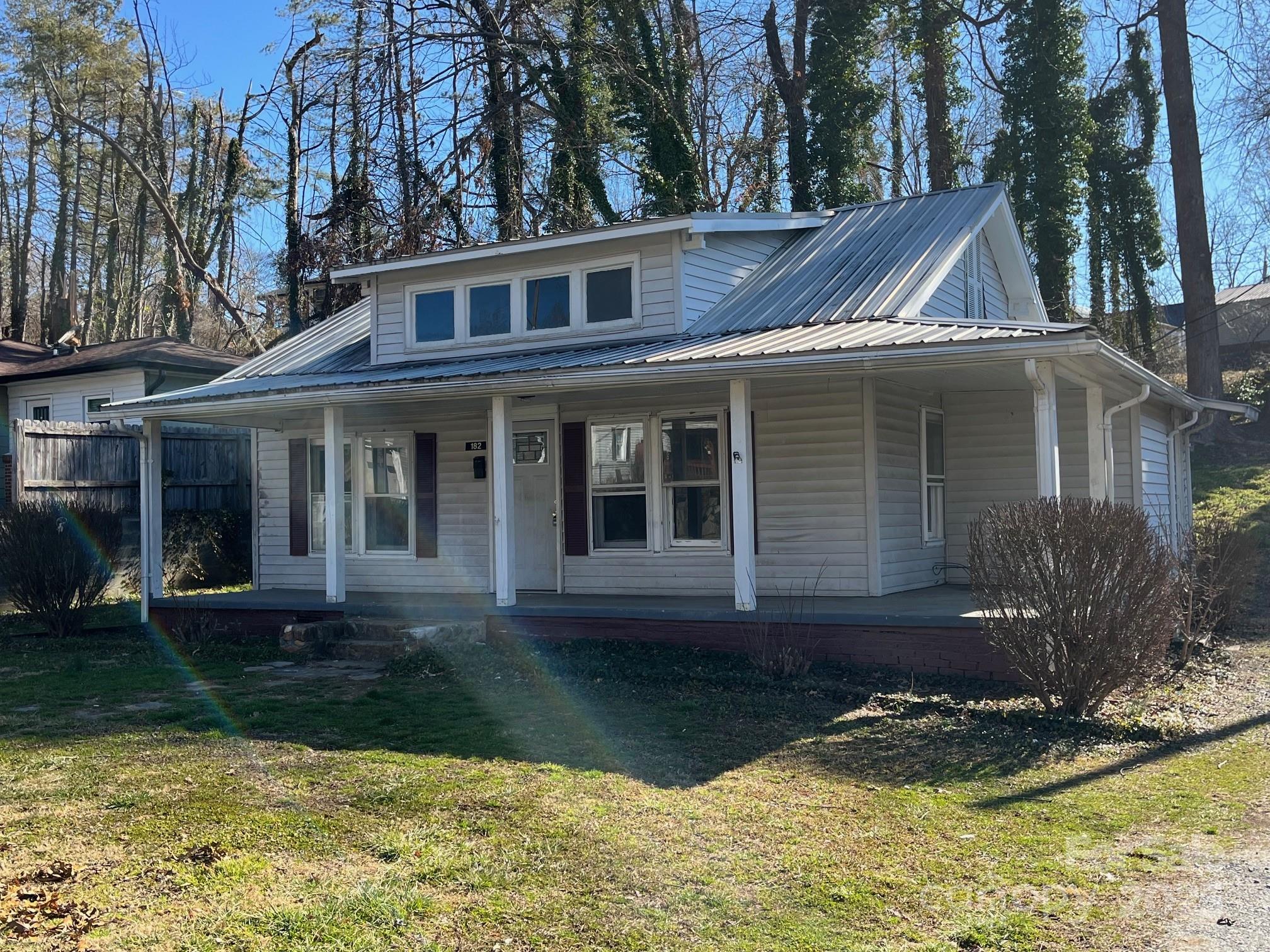 182 Maple Avenue Marion, NC 28752 - Photo 2 of 8