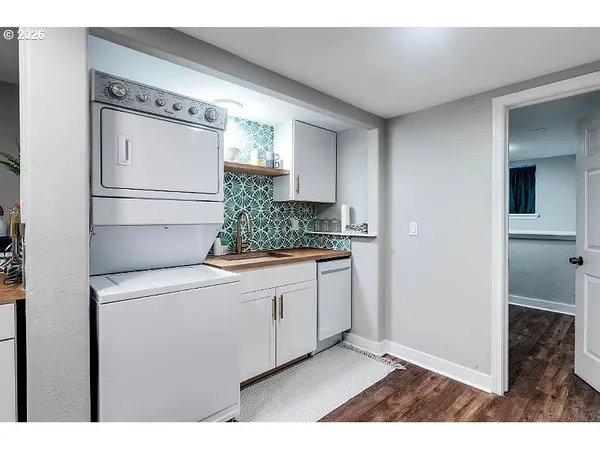 $585,000 | 8243 Northeast Hassalo Street, Portland, OR 97220