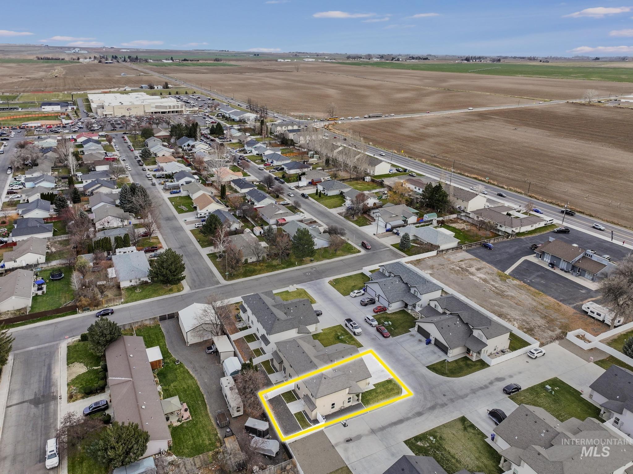 812 Jack Avenue Jerome, ID 83338 - Photo 35 of 38 Aerial view of property's location featuring property boundaries highlighted and nearby suburban area