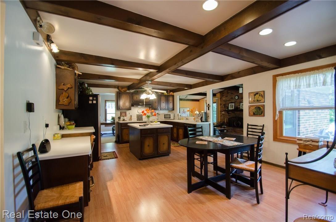 36214 Congress Road Farmington, MI 48335 - Photo 2 of 23 Spacious kitchen