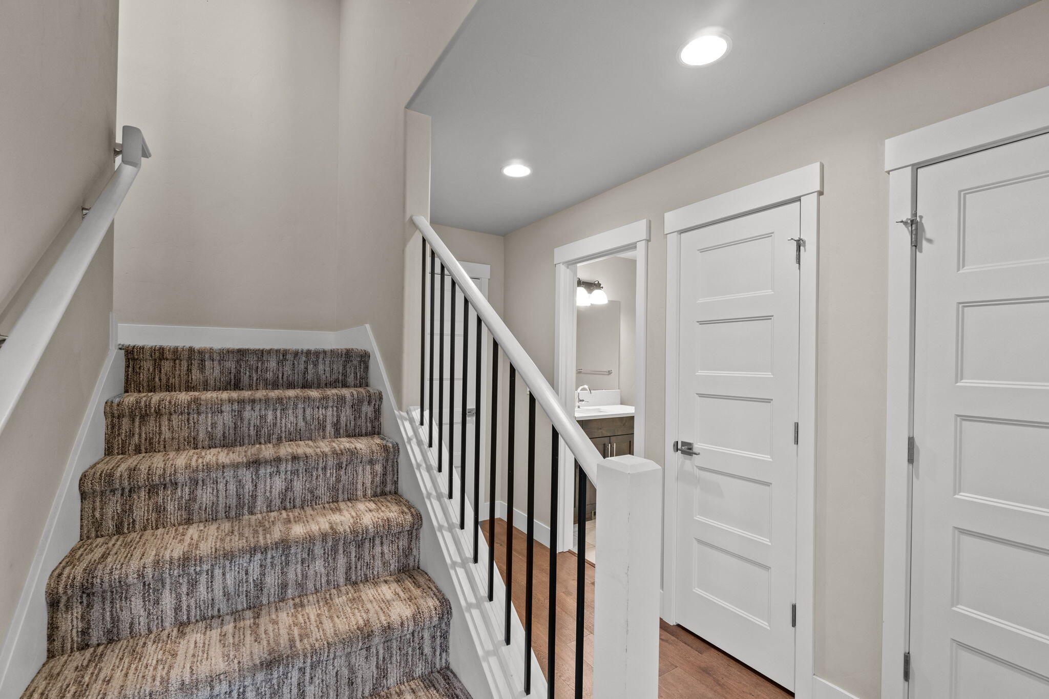 61578 Southwest Blakely Road Bend, OR 97702 - Photo 18 of 31 27-web-or-mls-Riley_Visuals-105