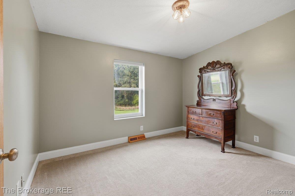 2422 South Henderson Road Davison, MI 48423 - Photo 31 of 53 Additional content