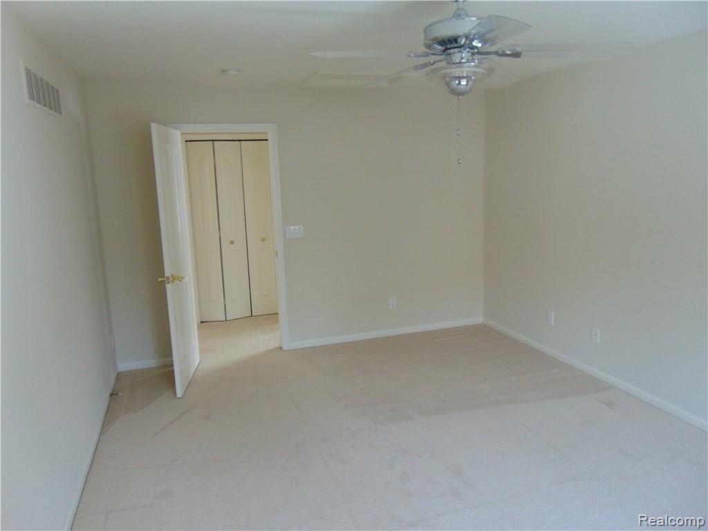 5835 Stonehaven Boulevard Rochester, MI 48306 - Photo 24 of 31