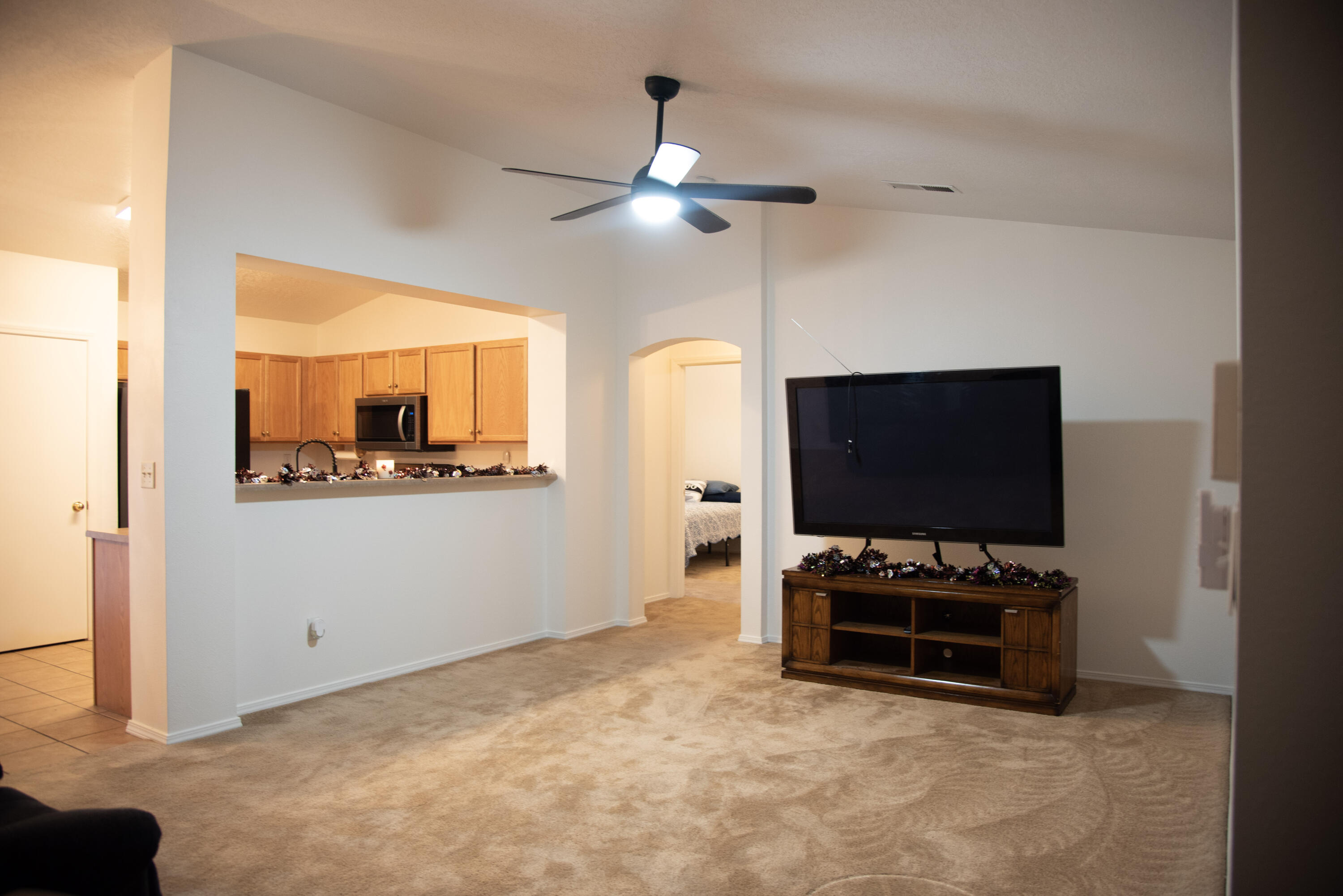 7619 Greywolf Road Southwest Albuquerque, NM 87121 - Photo 3 of 18 Gallery Image 3