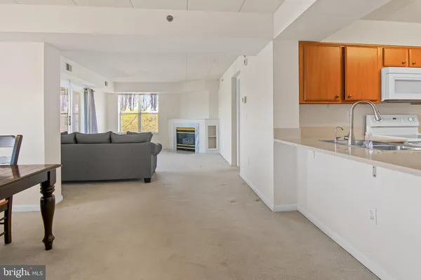 $260,000 | 7317 Eden Brook Drive, Unit 605, Columbia, MD 21046