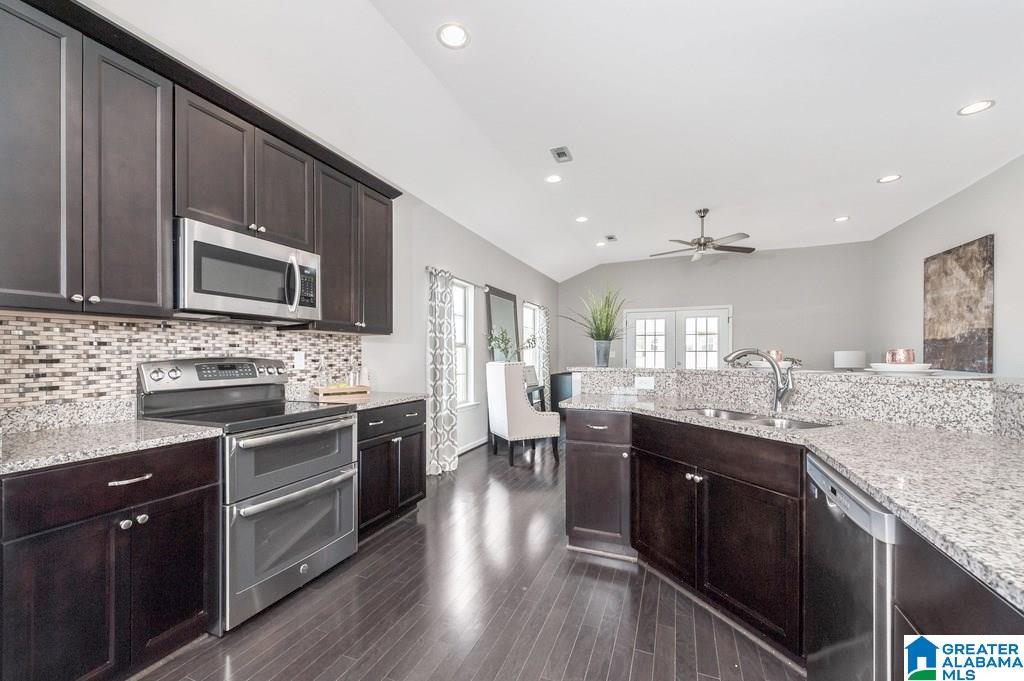 833 Michelle Manor Calera, AL 35040 - Photo 10 of 43