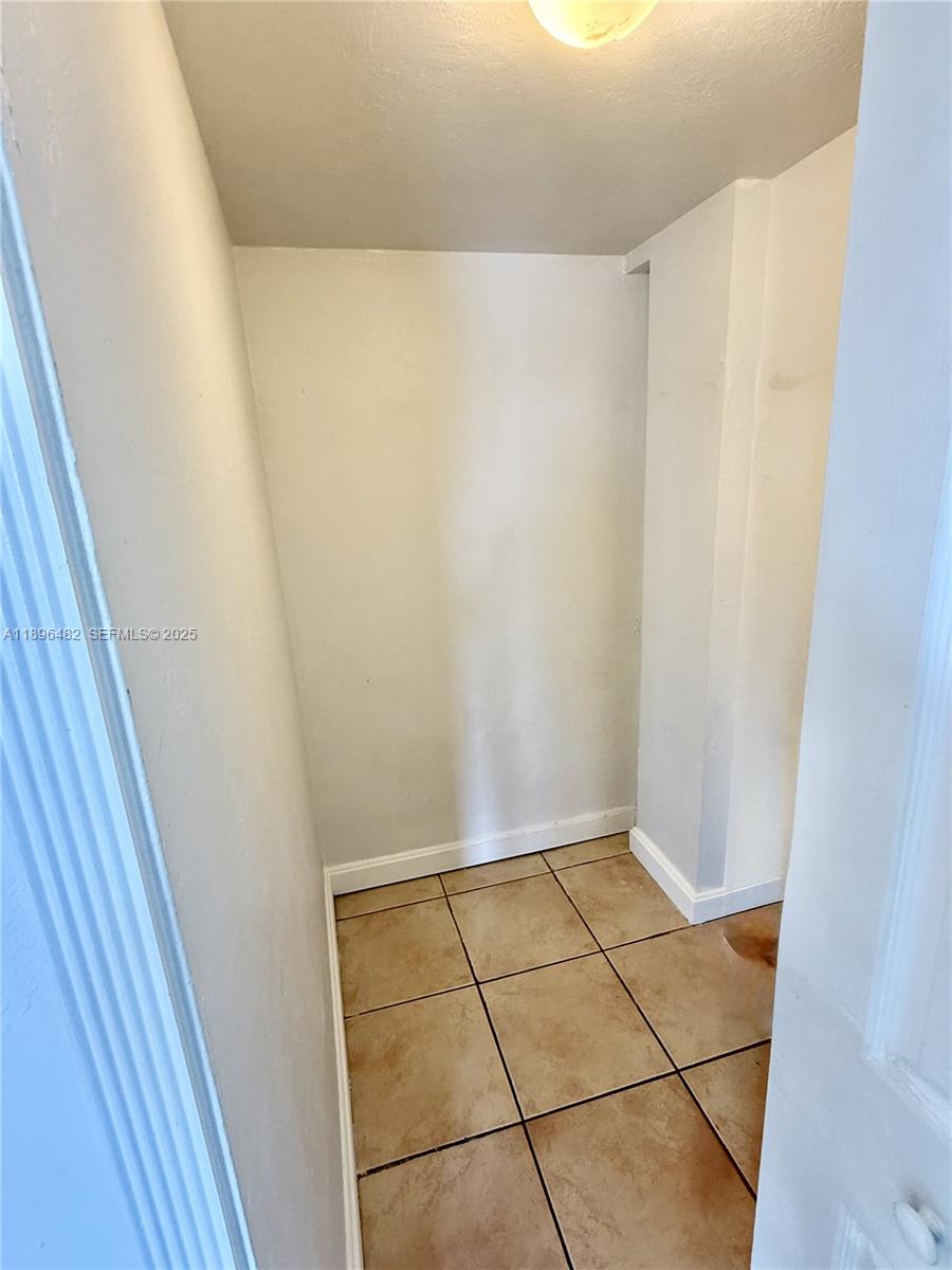 6545 Indian Creek Drive, Unit 504 Miami Beach, FL 33141 - Photo 19 of 38 a view of bathroom