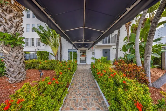 $2,000 | 6545 Indian Creek Drive, Unit 504, Miami Beach, FL 33141