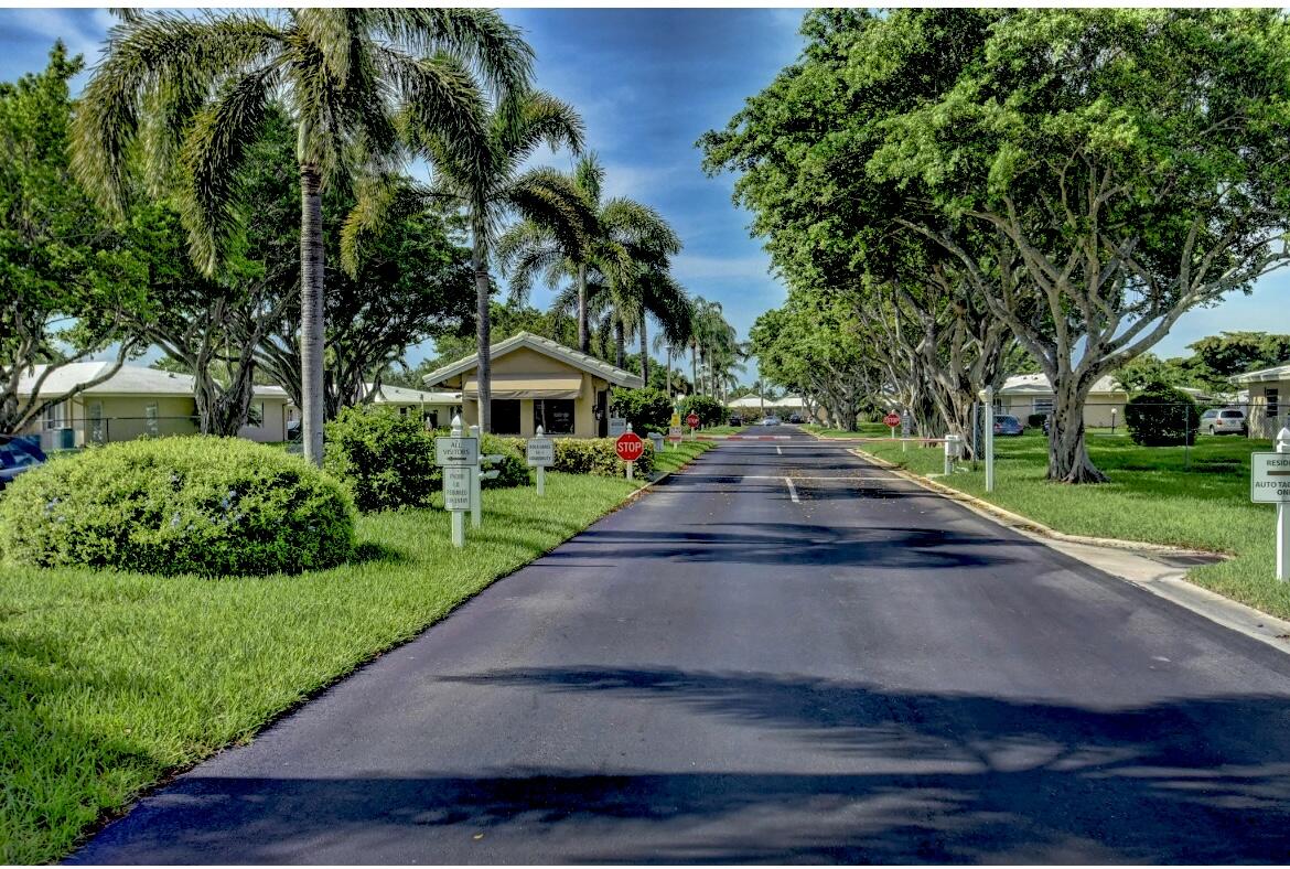 20866 Vinesta Circle Boca Raton, FL 33433 - Photo 2 of 22 IMG_3820