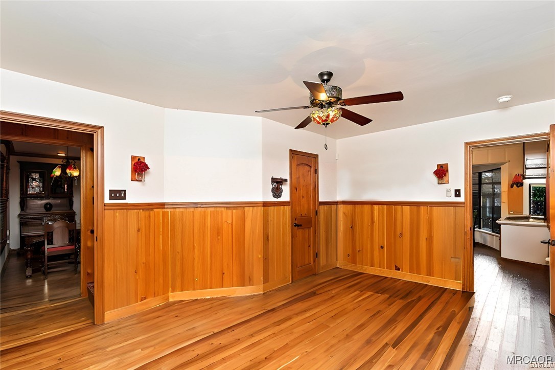 329 Summit Road Lake Arrowhead, CA 92352 - Photo 16 of 50 a view of livingroom with hardwood and hallway