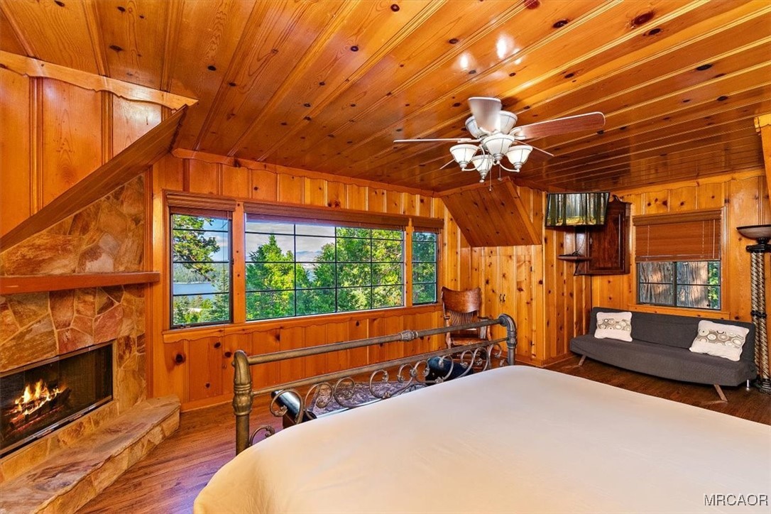 329 Summit Road Lake Arrowhead, CA 92352 - Photo 26 of 50 a bedroom with furniture and a window
