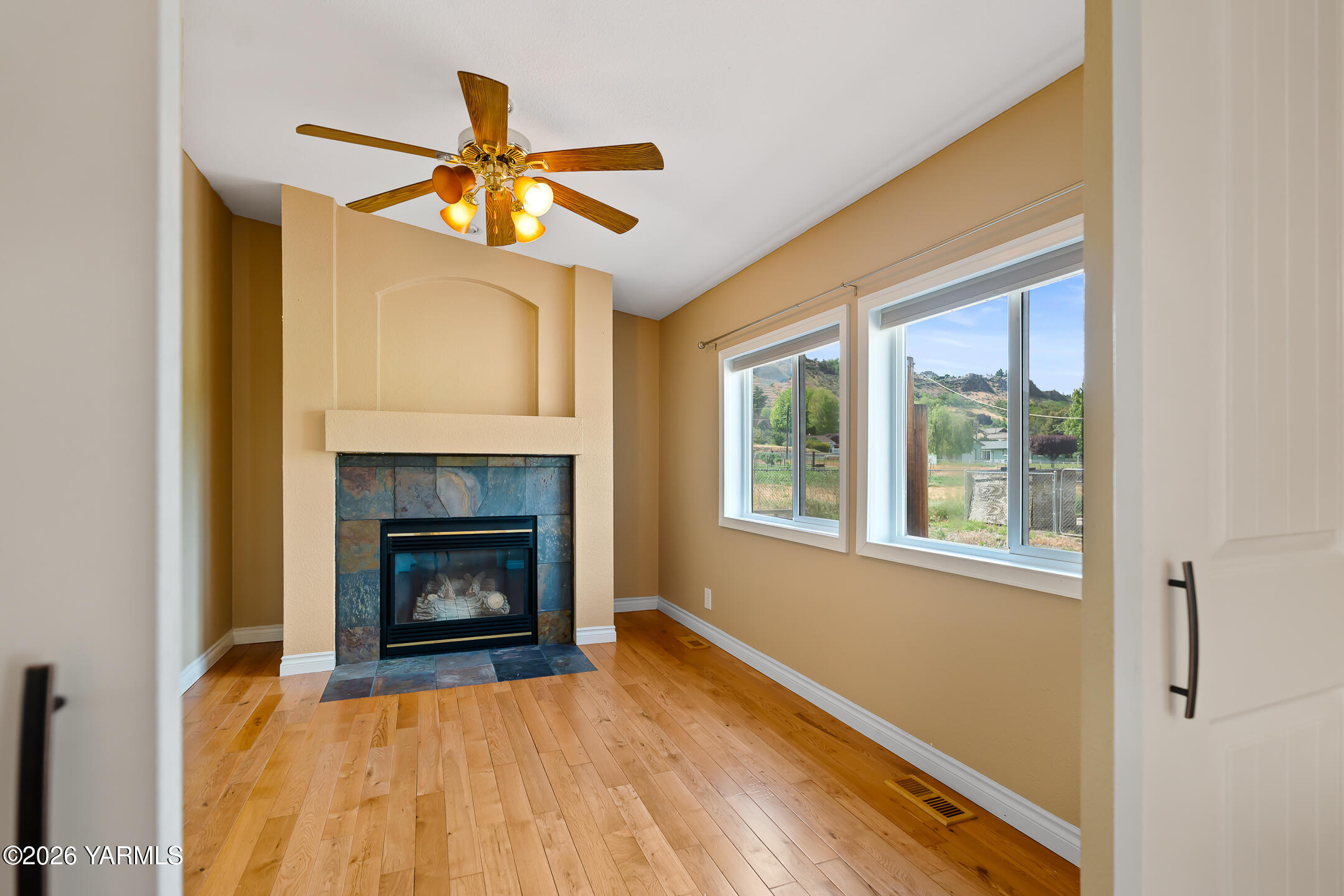 2005 South Naches Road Yakima, WA 98908 - Photo 17 of 28 2005SNachesRd-17