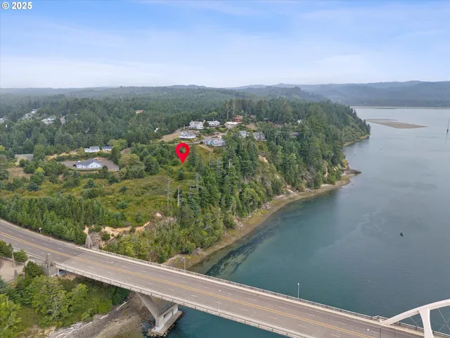 $299,000 | 1000 Highland Drive, Waldport, OR 97394