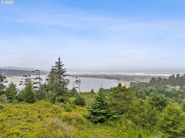 $299,000 | 1000 Highland Drive, Waldport, OR 97394