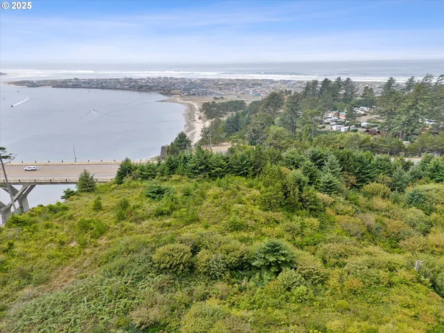 $299,000 | 1000 Highland Drive, Waldport, OR 97394