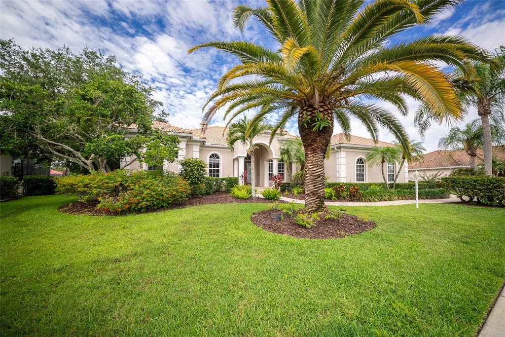 7920 Queensland Way Lakewood Ranch, FL 34202 - Photo 2 of 47