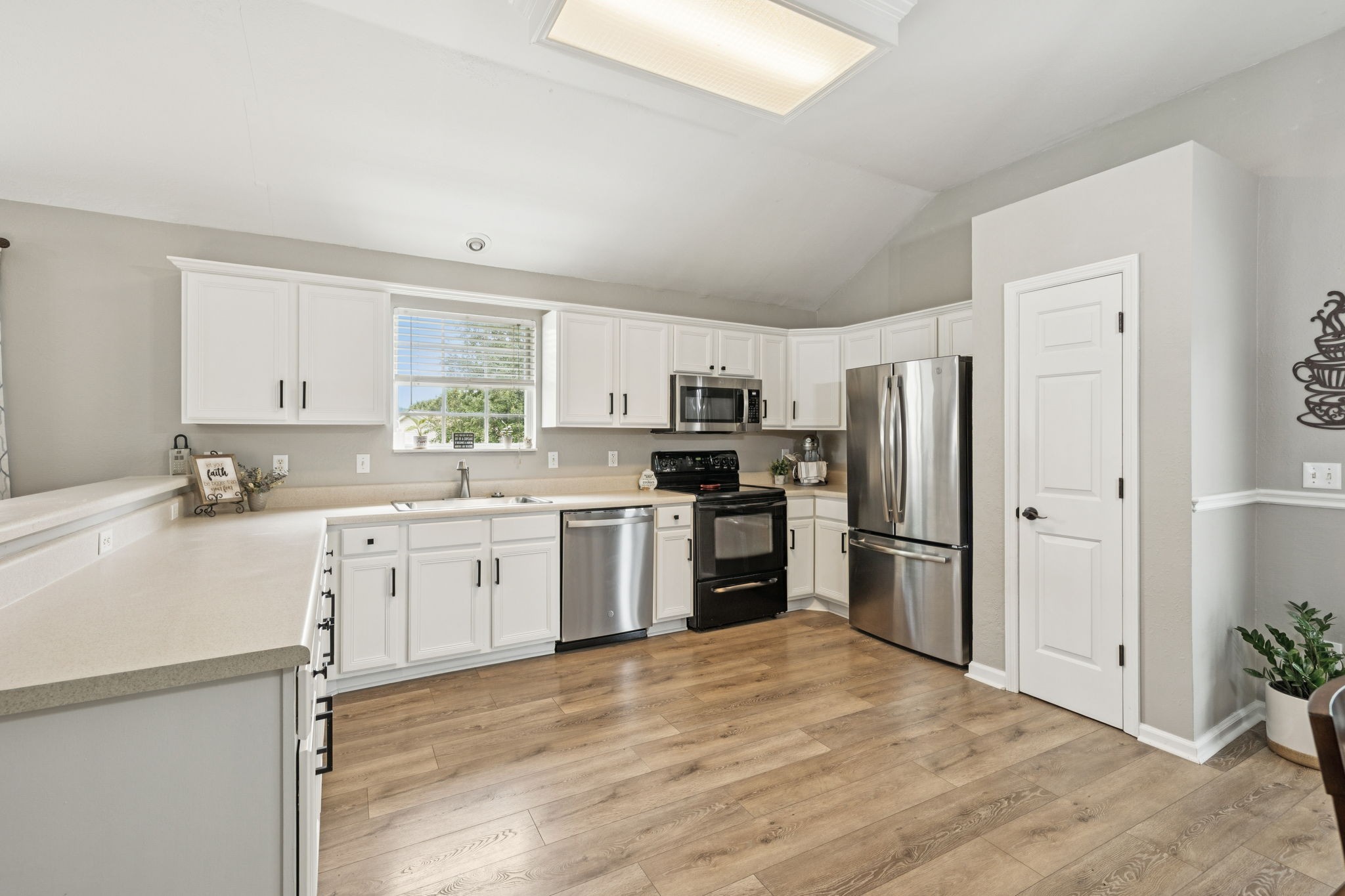 4012 Amber Way Spring Hill, TN 37174 - Photo 9 of 35 Gallery Image 9
