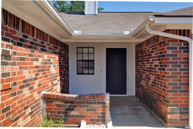 $2,000 | 10125 Indian Mound Road, Fort Worth, TX 76108