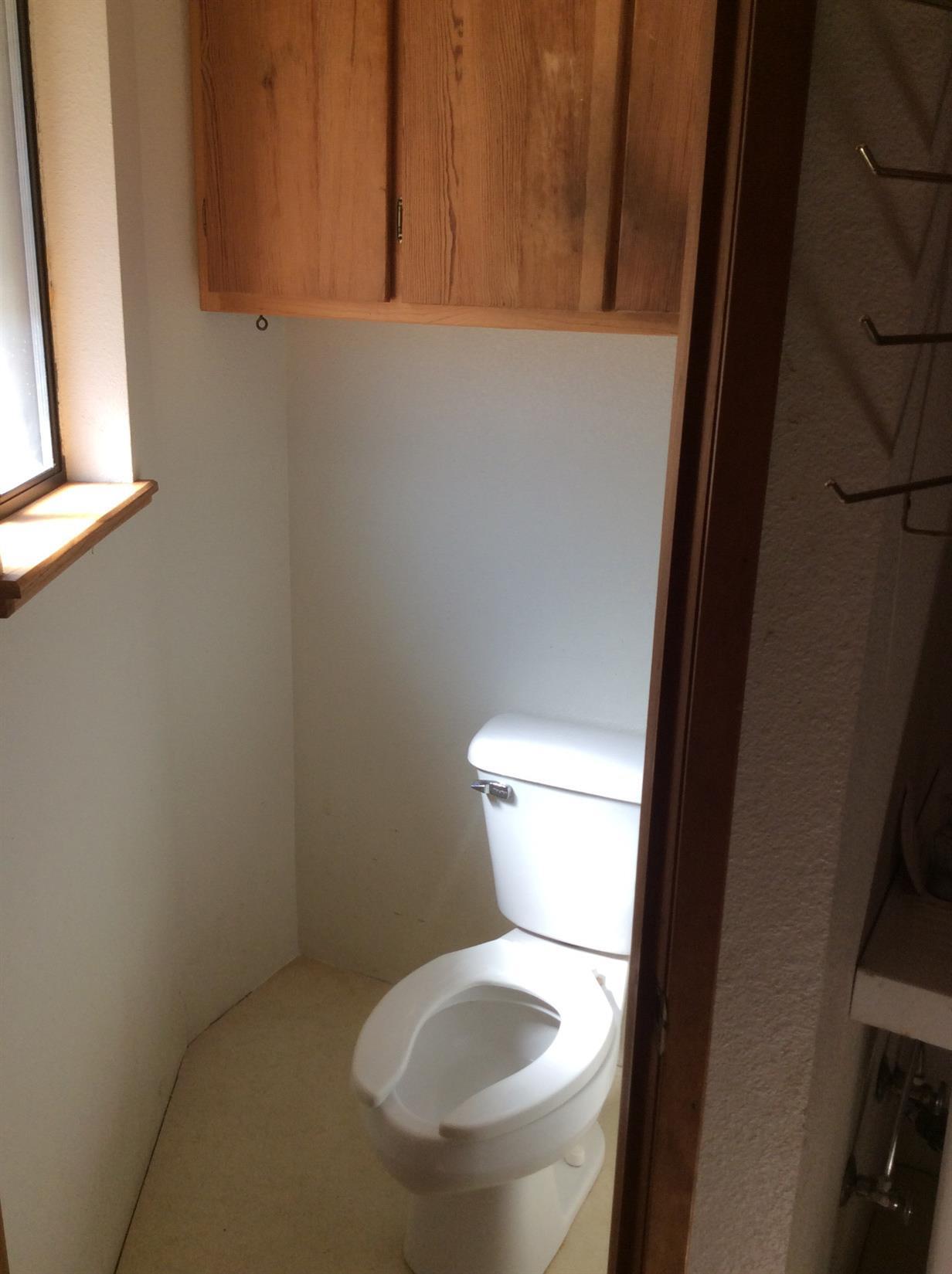 16444 Water Gap Road Williams, OR 97544 - Photo 25 of 34 bathroom off of laundry room