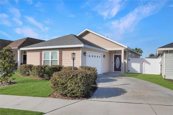 $295,000 | 1852 Southwest 246th Drive, Newberry, FL 32669