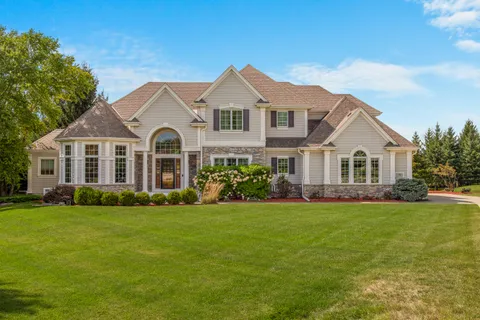 $1,060,000 | 142 Preserve Court, Grafton, WI 53024