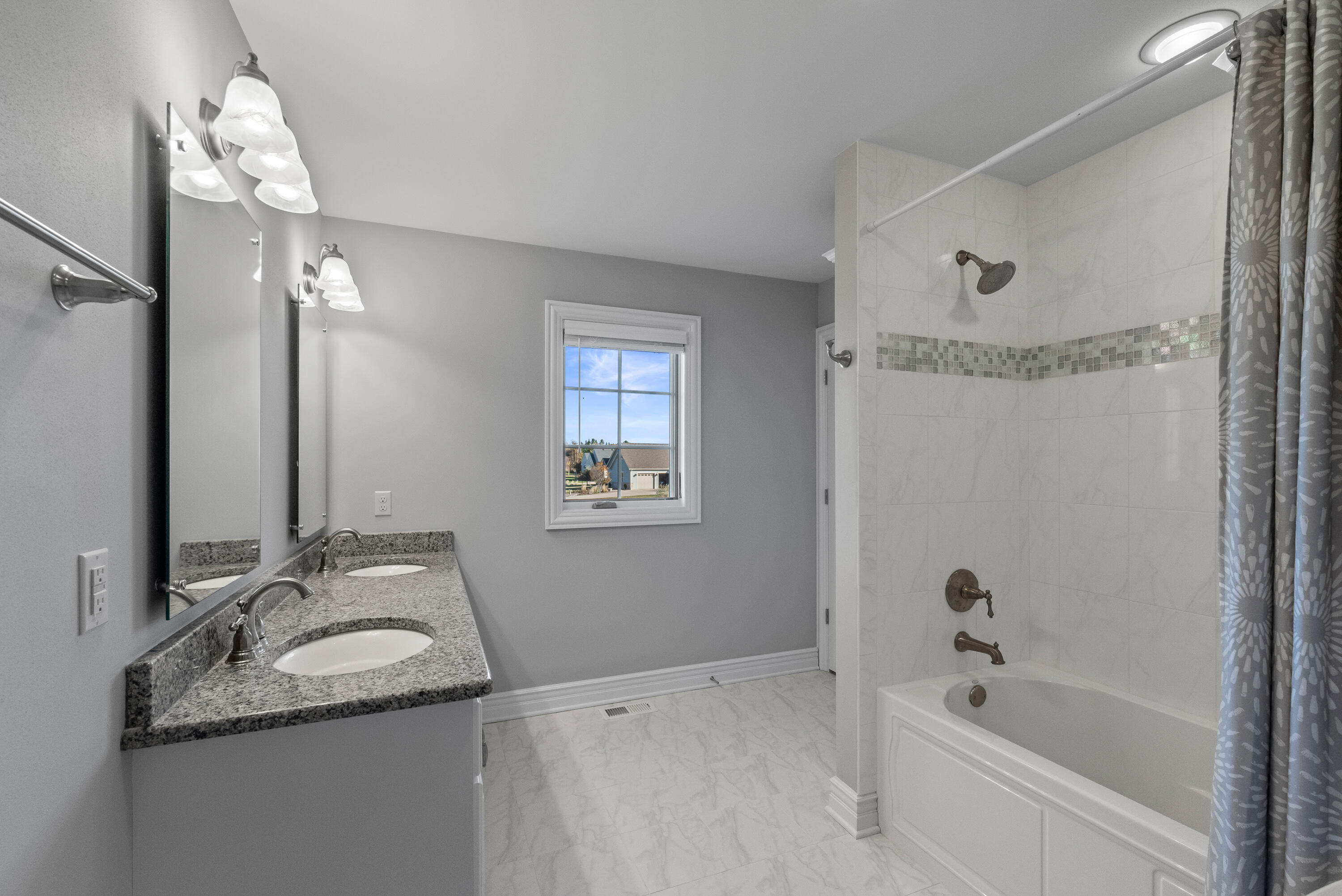 142 Preserve Court Grafton, WI 53024 - Photo 21 of 34 Jack-n-Jill bath