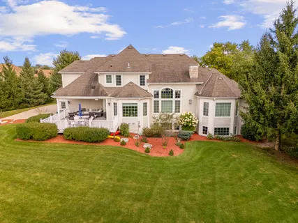 $1,060,000 | 142 Preserve Court, Grafton, WI 53024