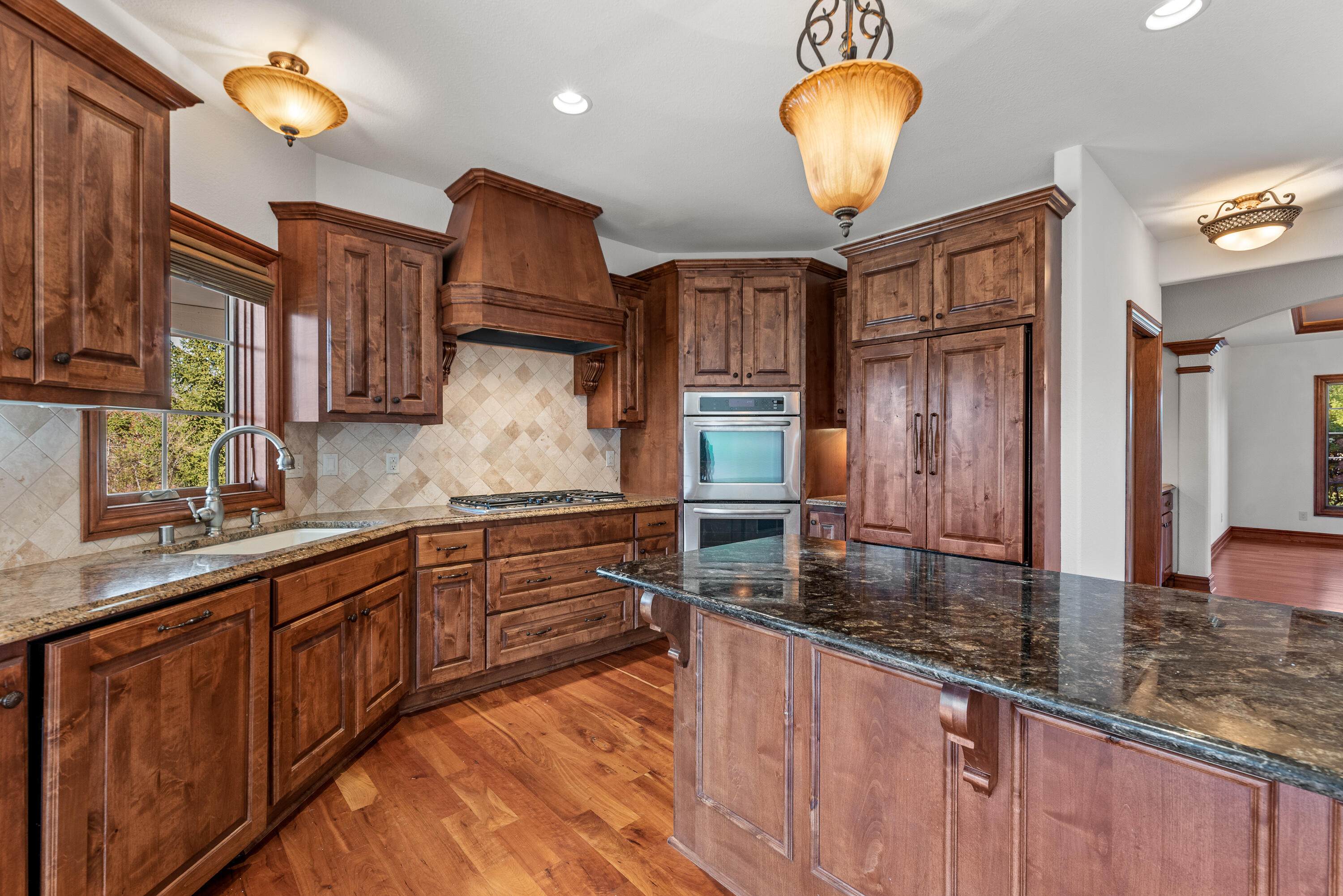 142 Preserve Court Grafton, WI 53024 - Photo 4 of 34 Kitchen with Island