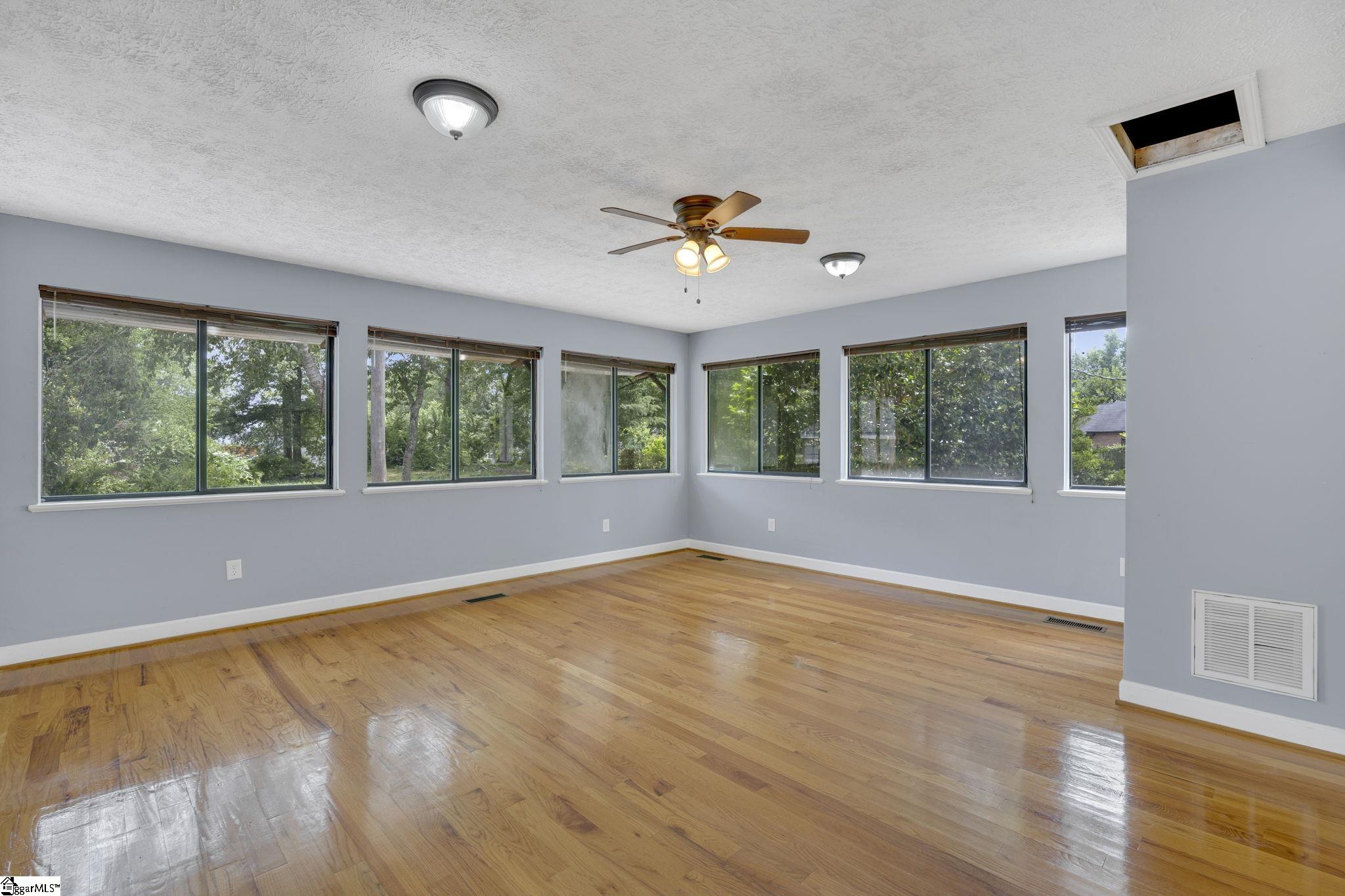 107 West Marion Road Greenville, SC 29617 - Photo 14 of 36