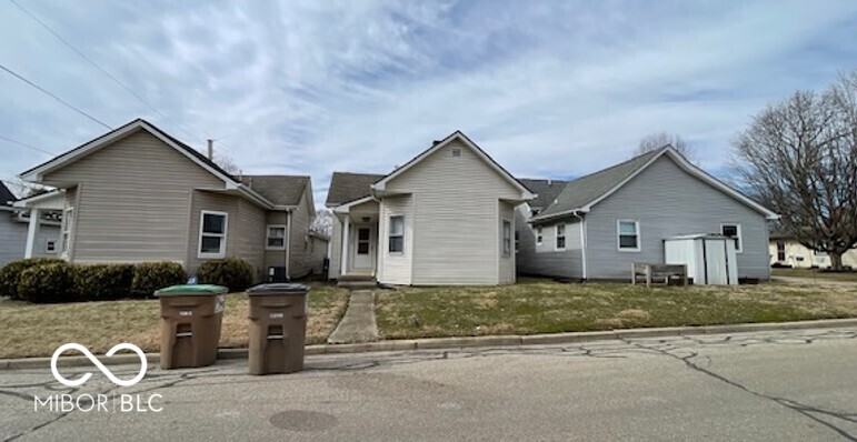 1220 Iowa Street Columbus, IN 47201 - Photo 2 of 9