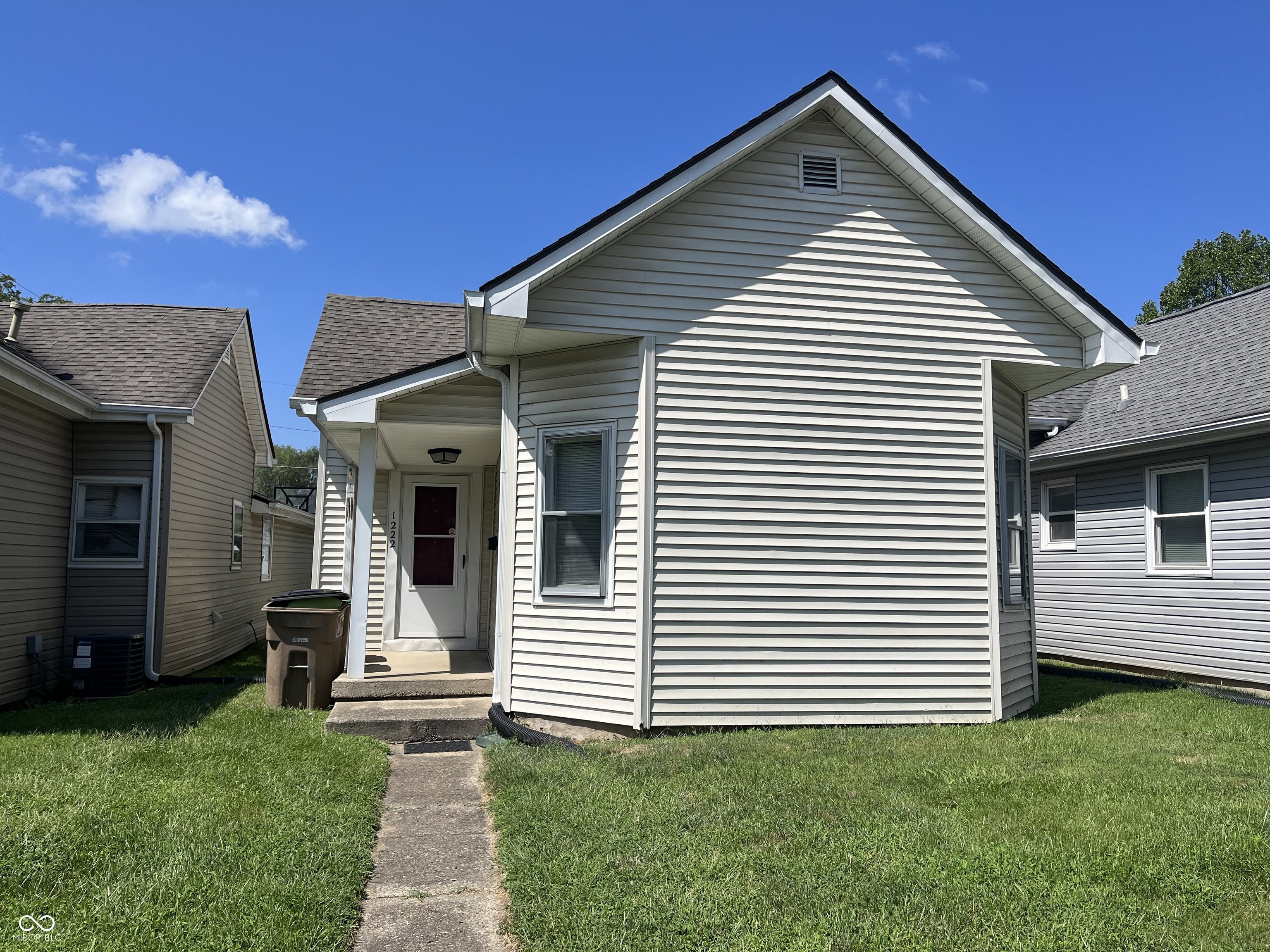 1220 Iowa Street Columbus, IN 47201 - Photo 4 of 9