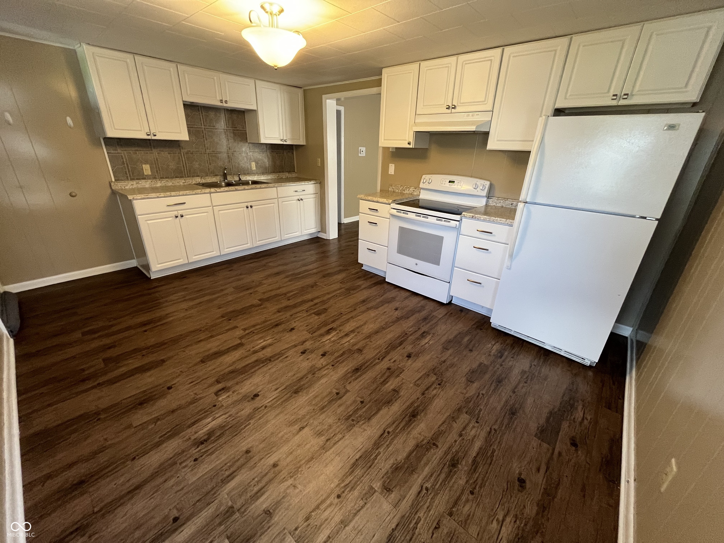 1220 Iowa Street Columbus, IN 47201 - Photo 5 of 9