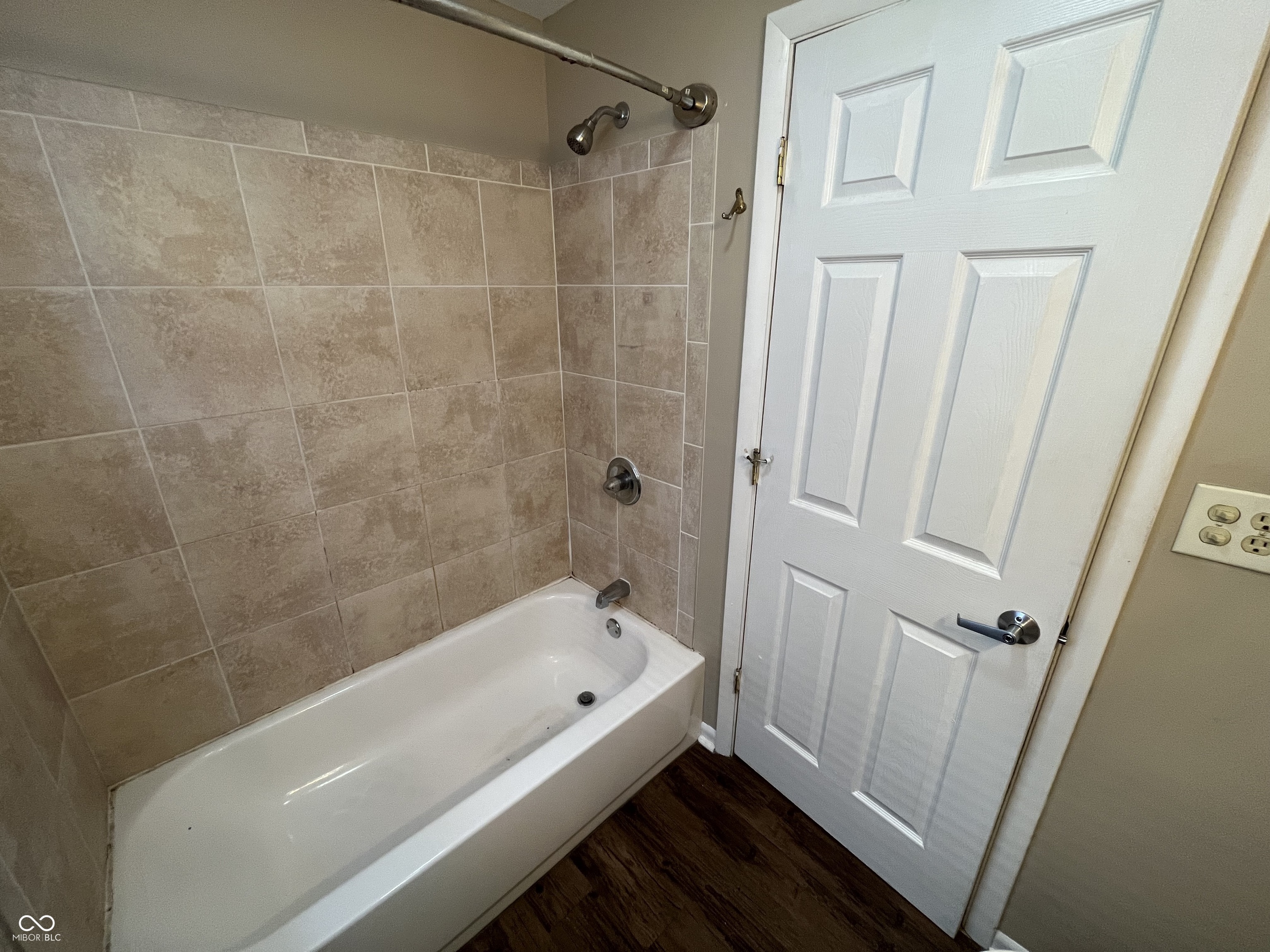 1220 Iowa Street Columbus, IN 47201 - Photo 6 of 9