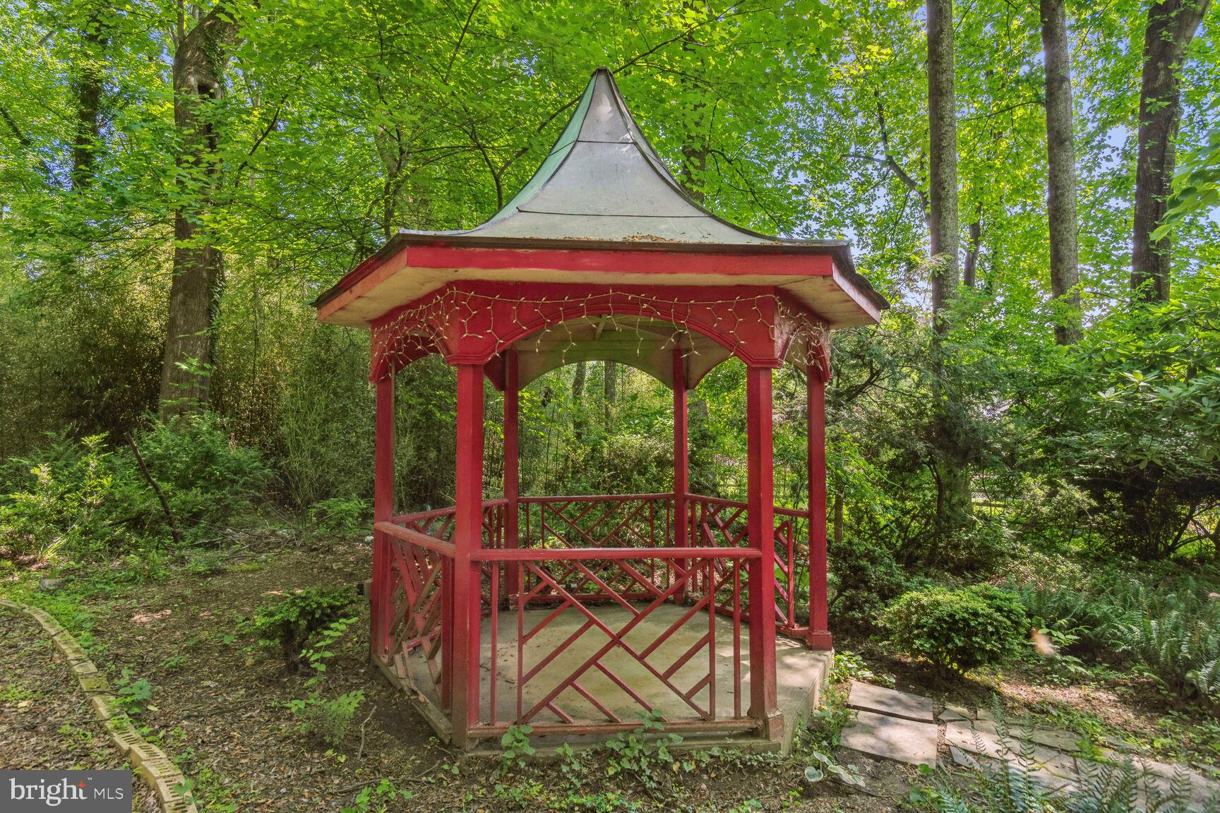 8430 Brook Road McLean, VA 22102 - Photo 15 of 20 Gardener's paradise backyard!