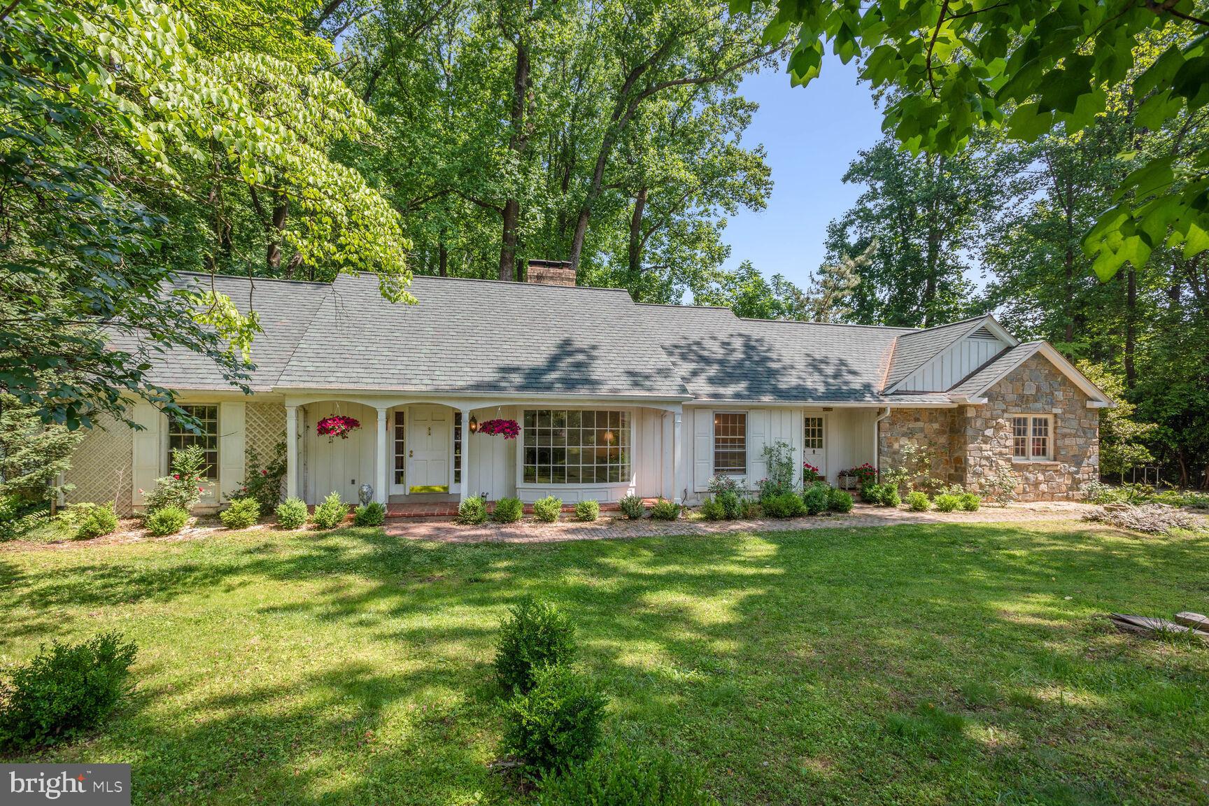8430 Brook Road McLean, VA 22102 - Photo 2 of 20 2 entrances into home