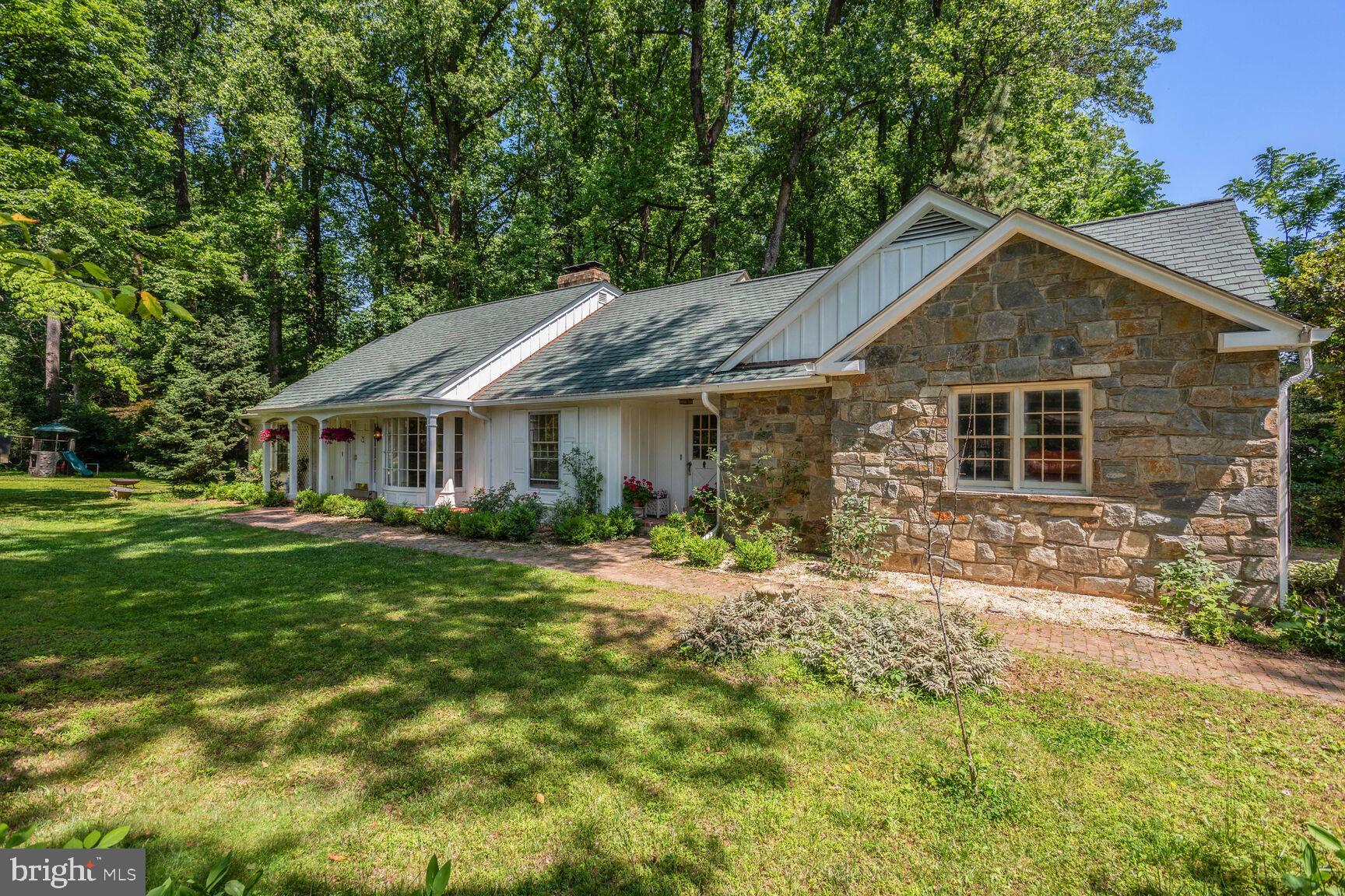 8430 Brook Road McLean, VA 22102 - Photo 4 of 20 Primary bedroom on first floor!