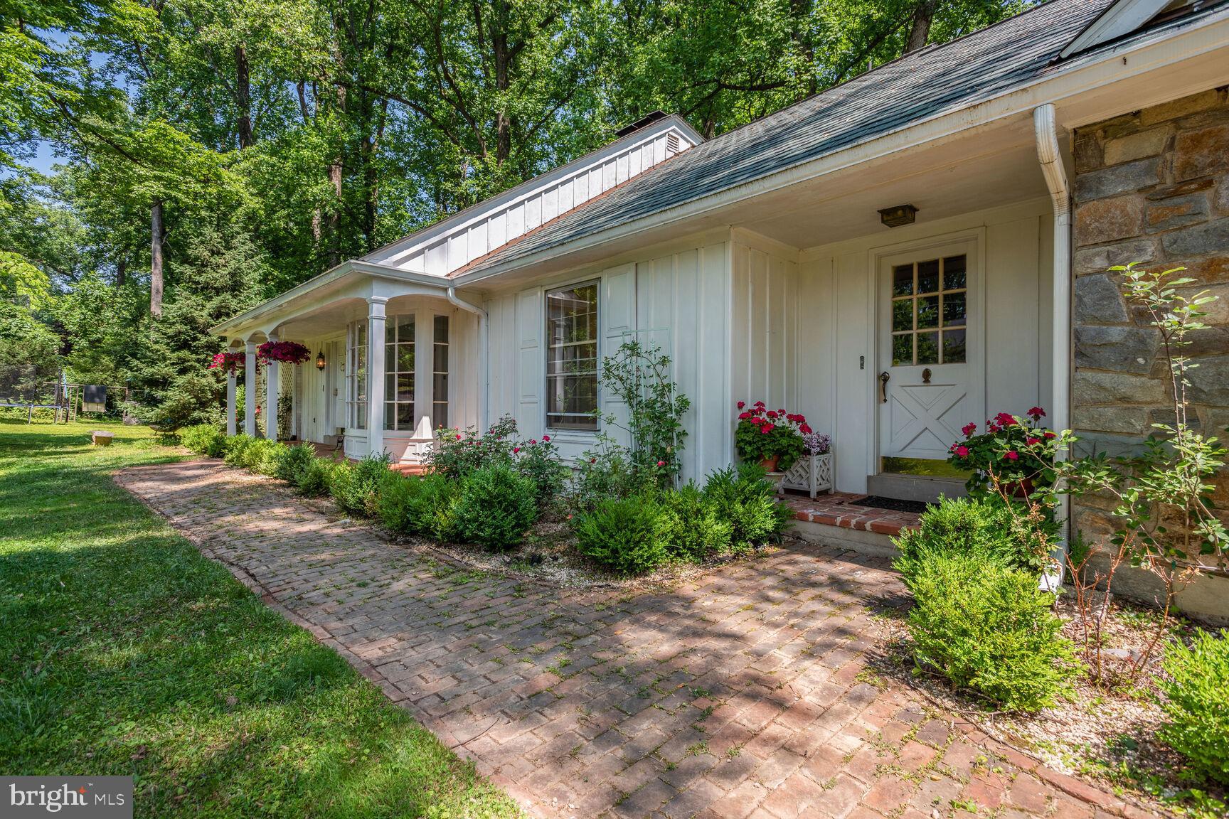 8430 Brook Road McLean, VA 22102 - Photo 5 of 20 Lots of privacy around the home