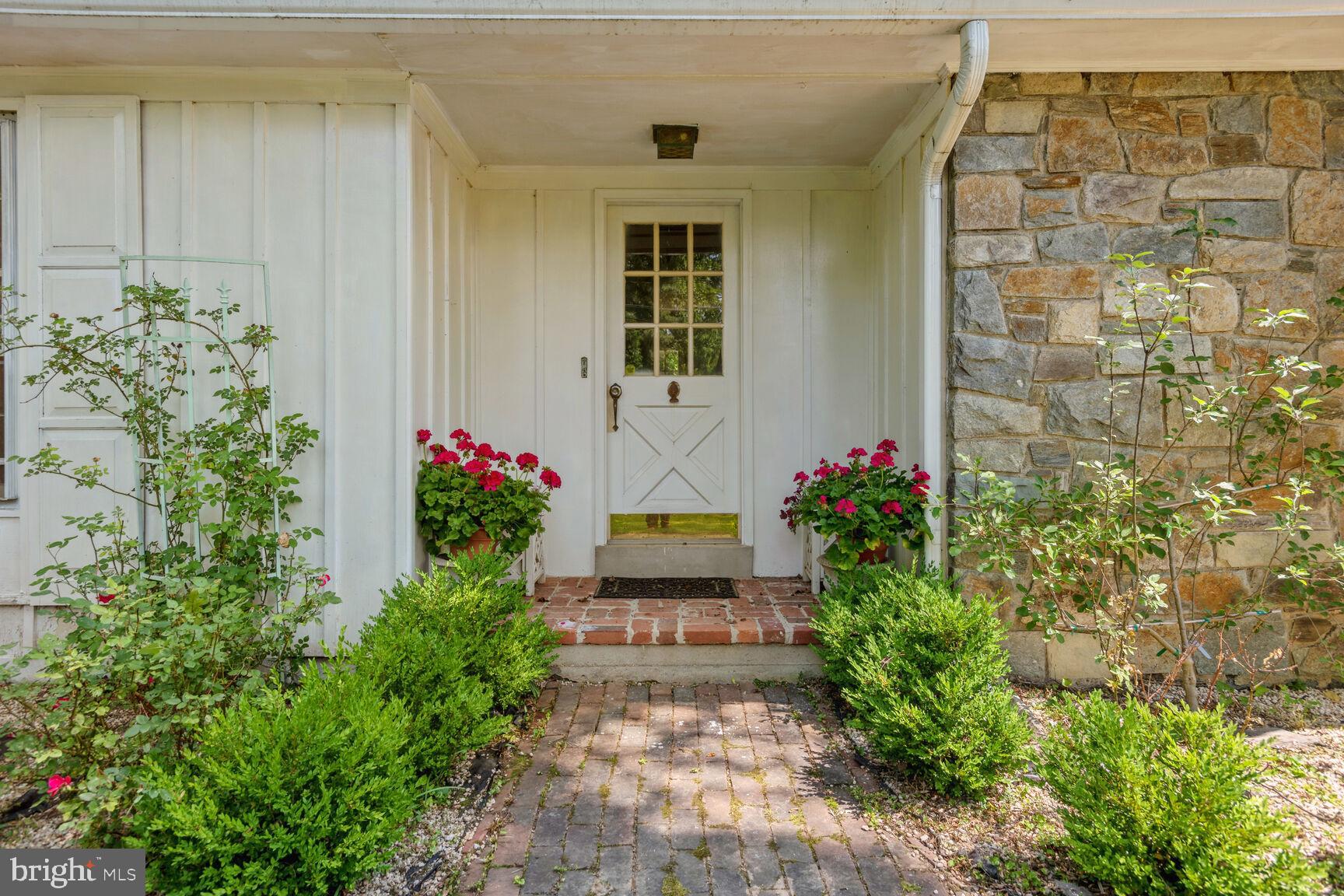 8430 Brook Road McLean, VA 22102 - Photo 7 of 20 Entrance into mud room