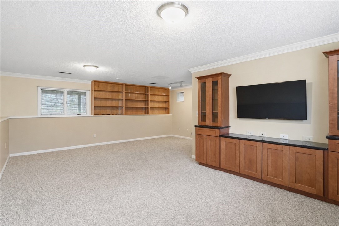 77 Valley View Drive Cranston, RI 02921 - Photo 37 of 49